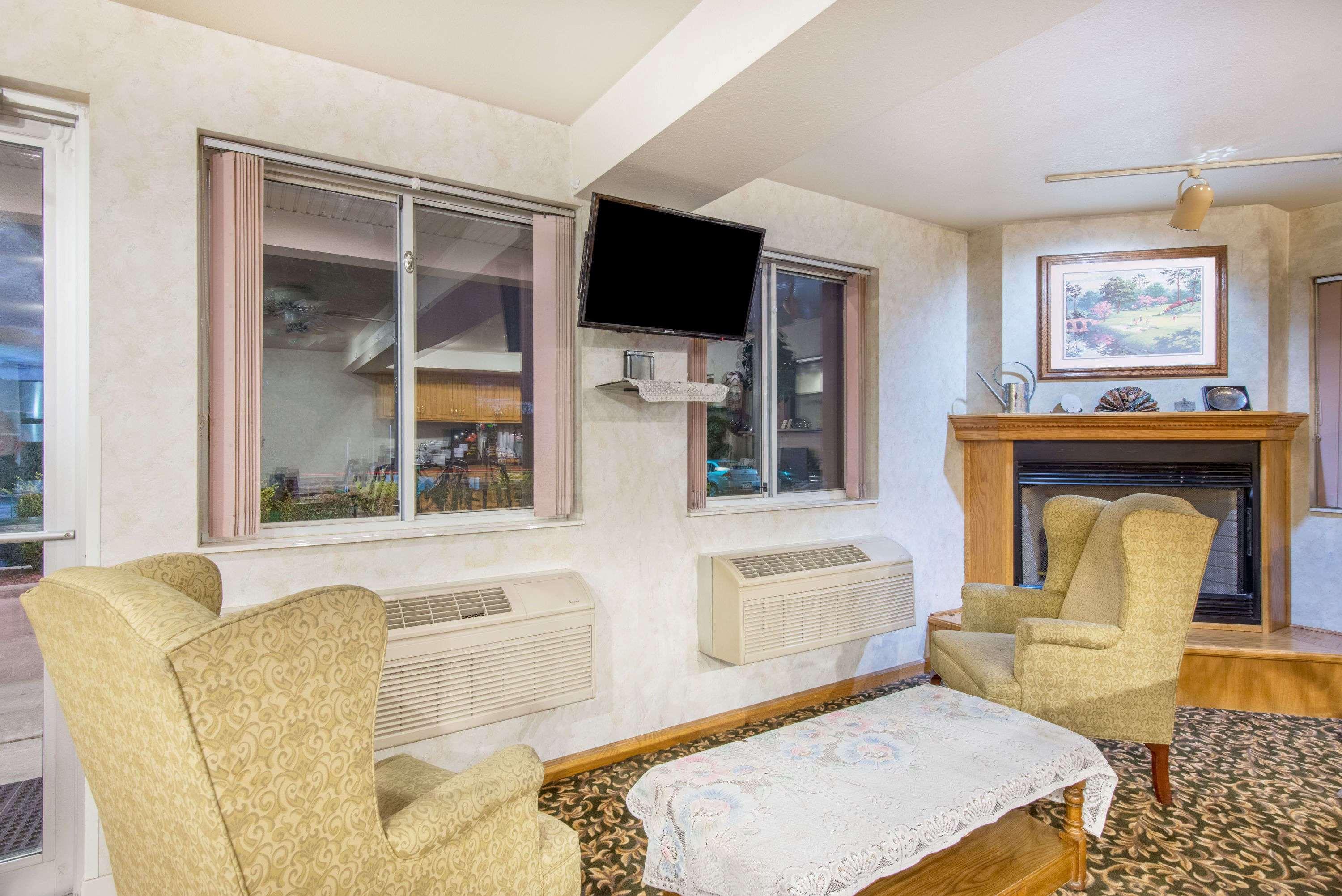 Super 8 By Wyndham West Middlesex/Sharon Area Hotel Buitenkant foto